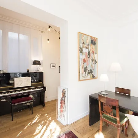Veeve - Sunshine Loft In Montmartre * Paryż